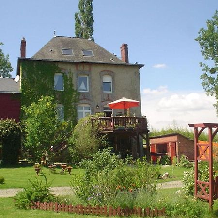 La Chaussee D'Olivet En Mayenne Exterior foto